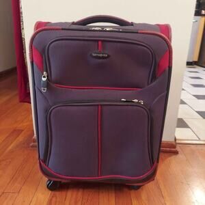Samsonite Aspire GRT 21" Expandable Carry On Luggage Suitcase Gray / Red